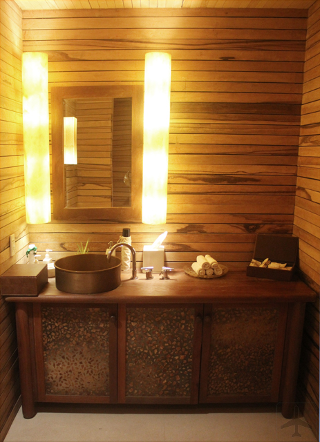 The changing area, which looked very welcoming with its warm lighting.